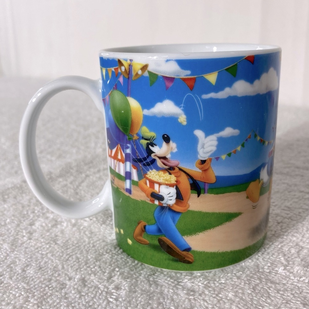 5/$35 Disney Mickey Mouse And Friends At The Fair Ceramic Mug